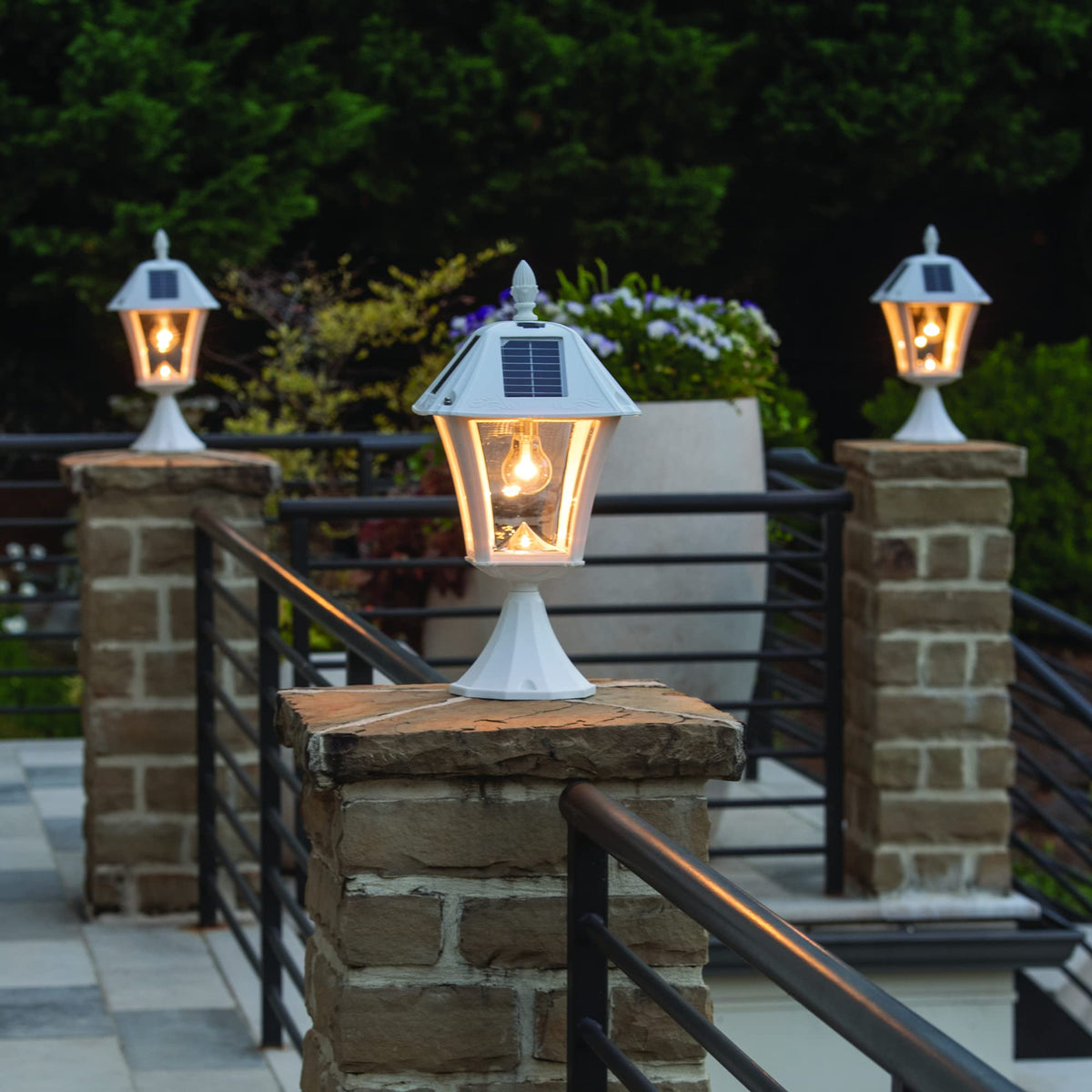 White Outdoor Solar Post Light with 3 Mounting Options I3298
