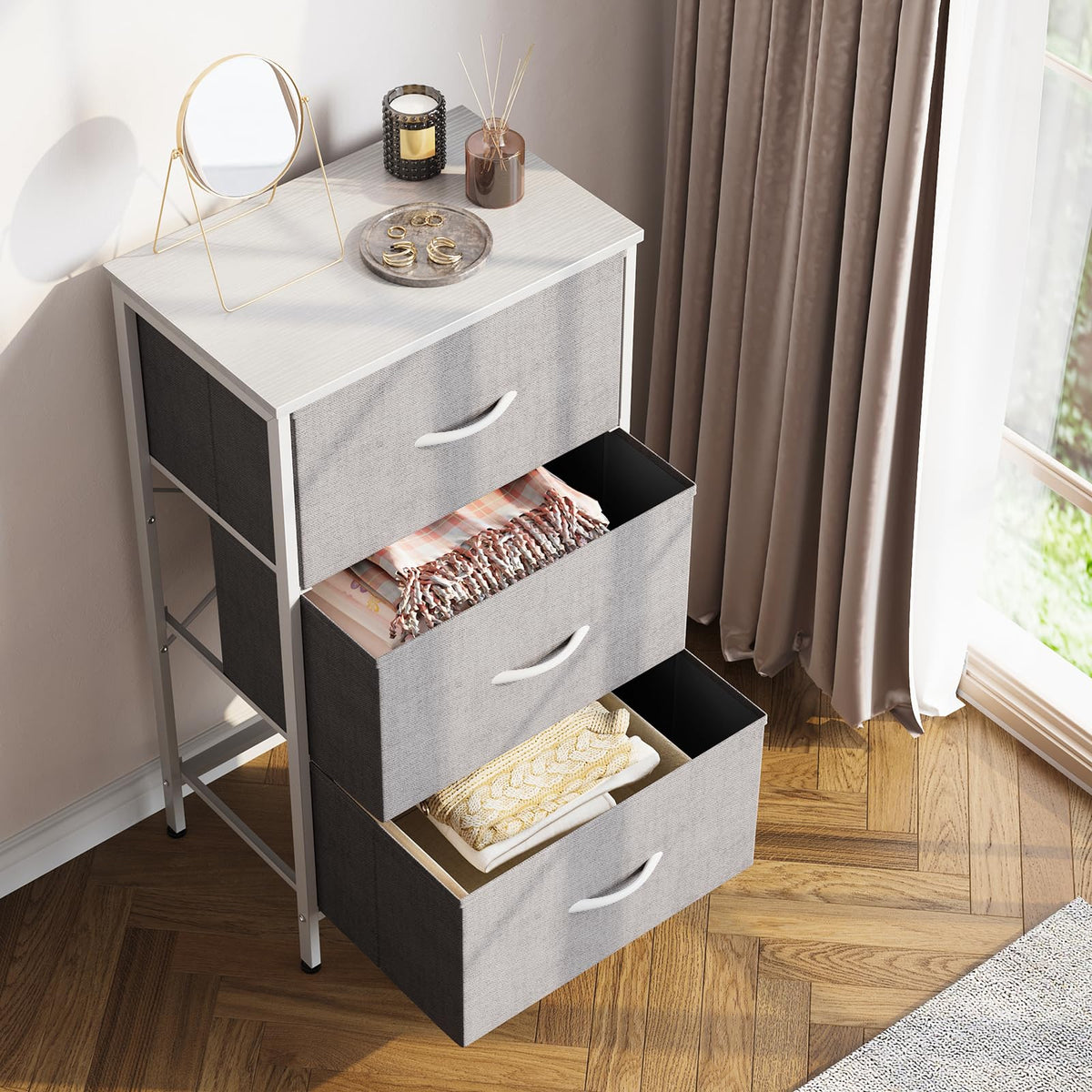 Light Grey 3 Drawer Dresser E83095